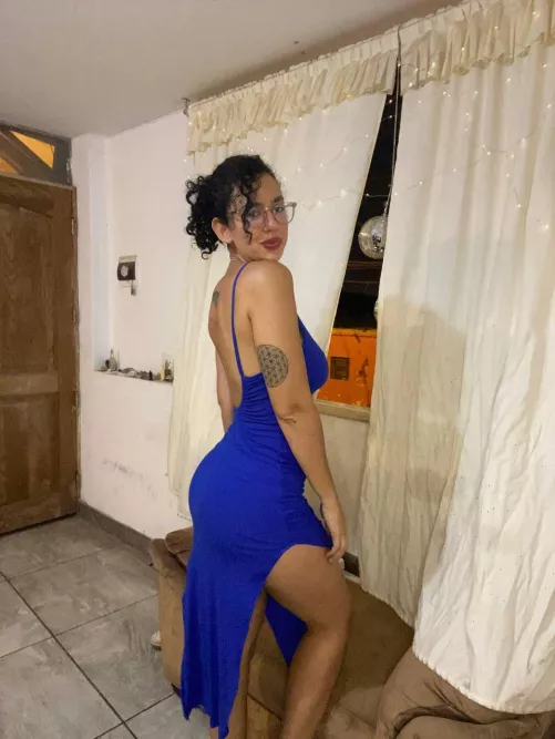 i look hot in this blue dress by gabby_stimulus