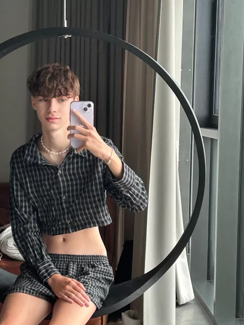 I think I'd make a cute femboy. by SpicySisterxo_