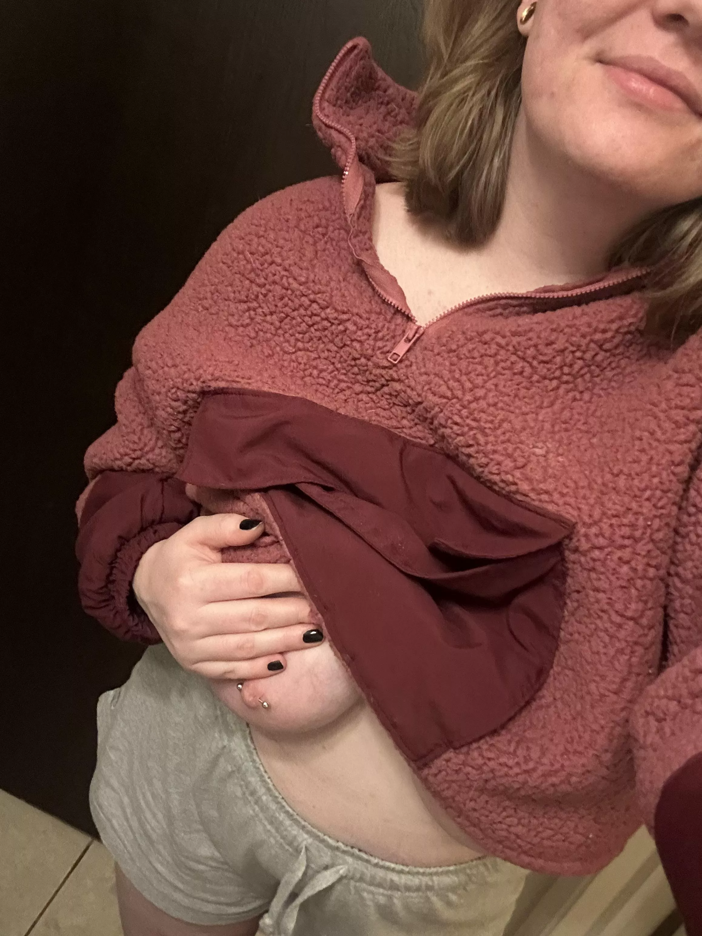 🖤 I wonder what you would do to me? posted by Adventurousducklings