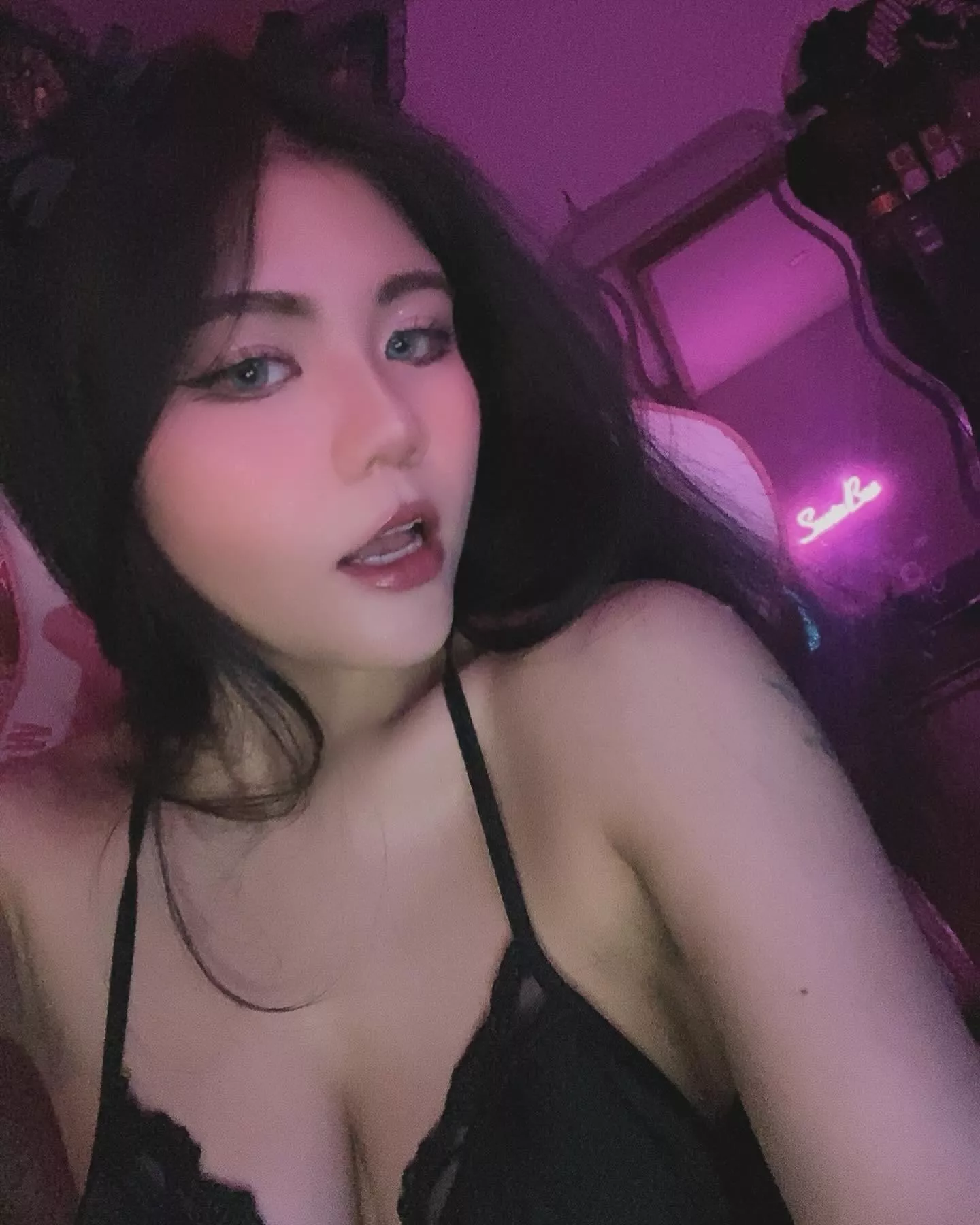 Imagine a load on my Viet face 😉 posted by CallmeSunie