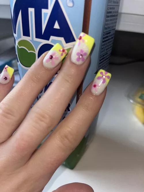 In love with my nails 💅  by orvilina