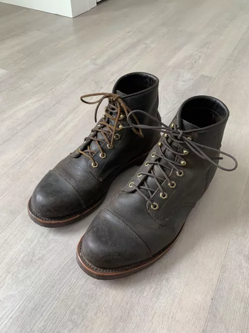 Leather laces or original nylon? by gumption_boy