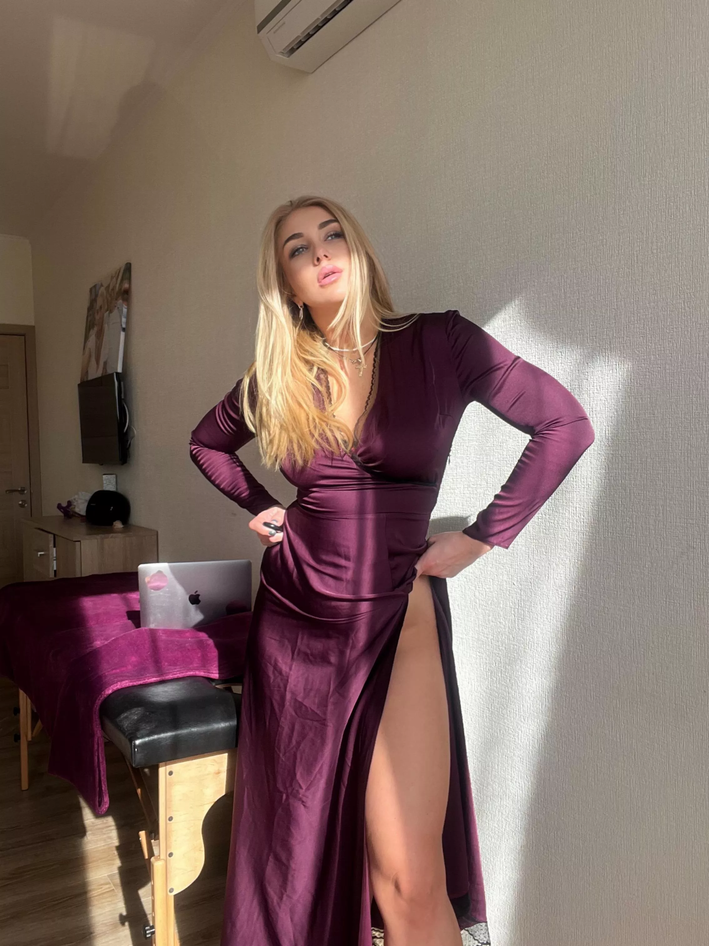 Mistress blonde wants you this morning. posted by goepibypeper