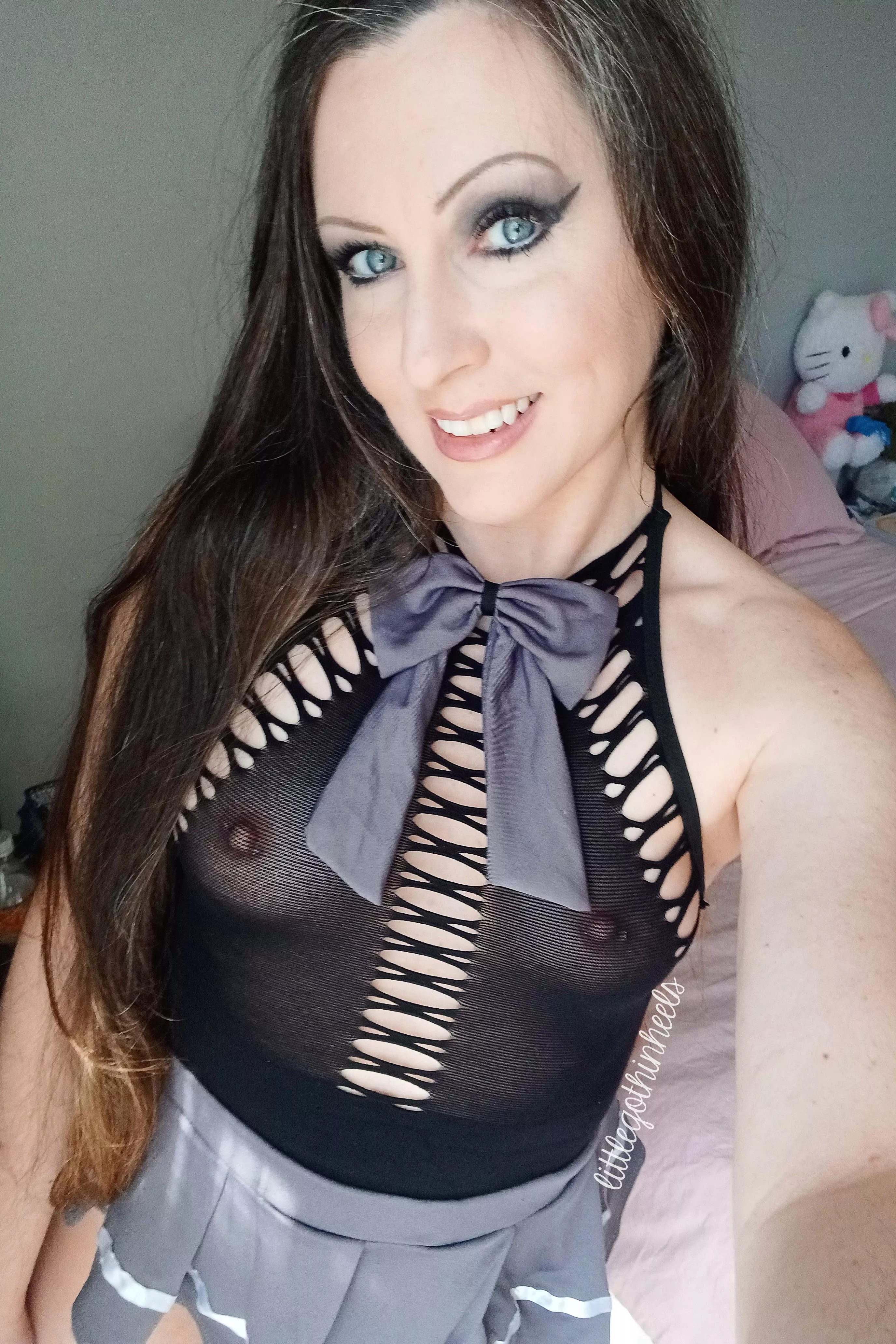 over 40 and going gray but still a nympho (43F) posted by littlegothinheels