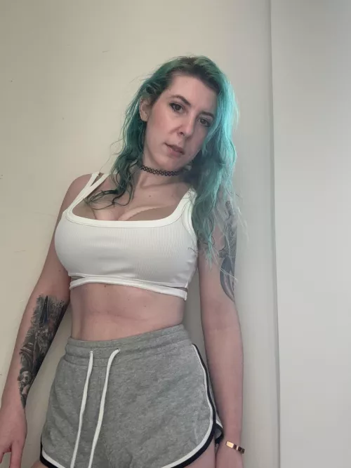 Peeking through the tiny tank by sirenskiss3