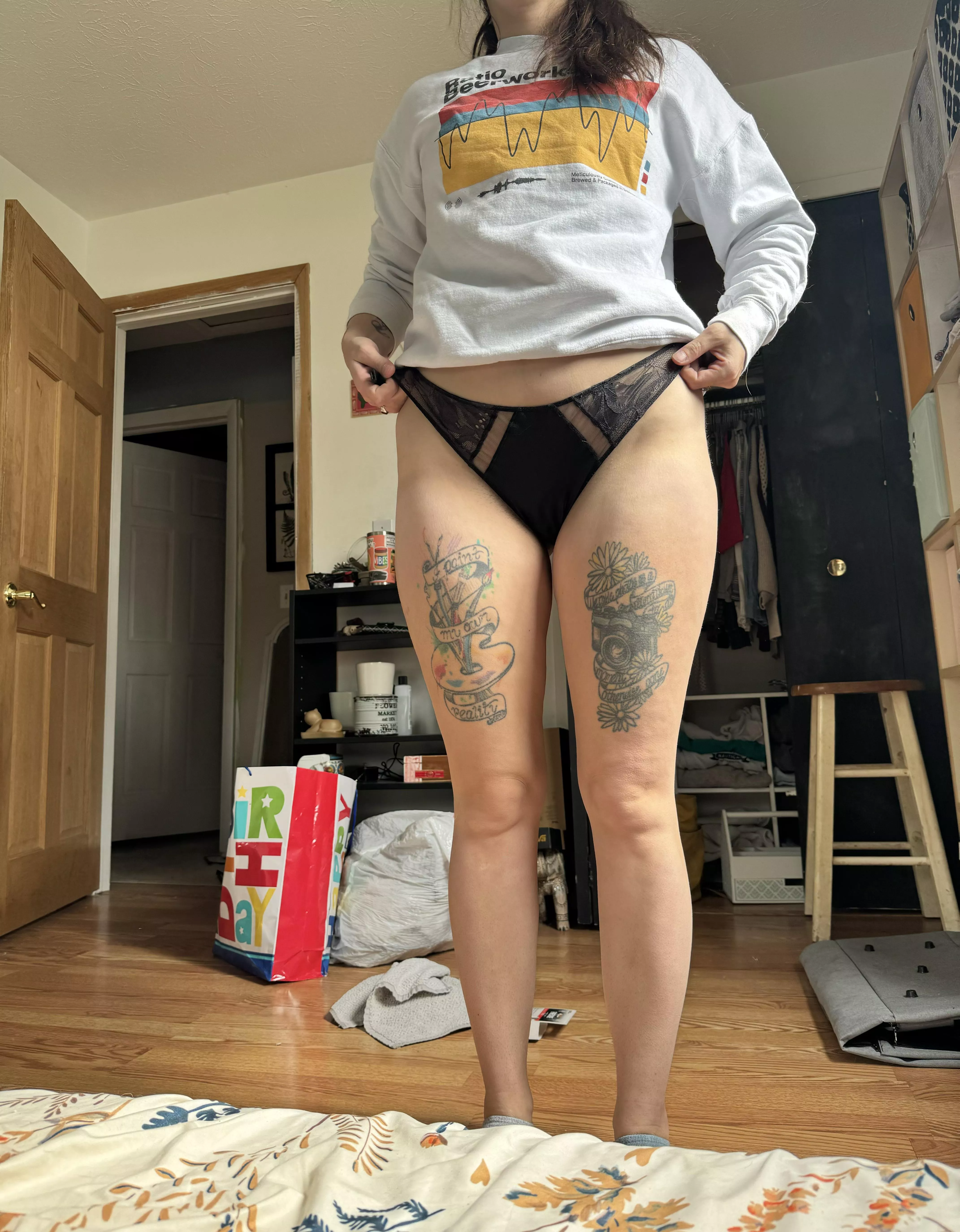 Rare pic from the front 😇 posted by HeatherWhite33