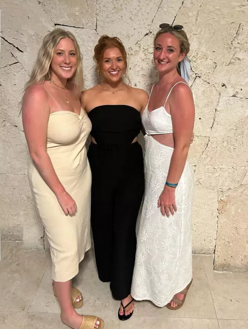 Resort Babes by asdfjhsdfa