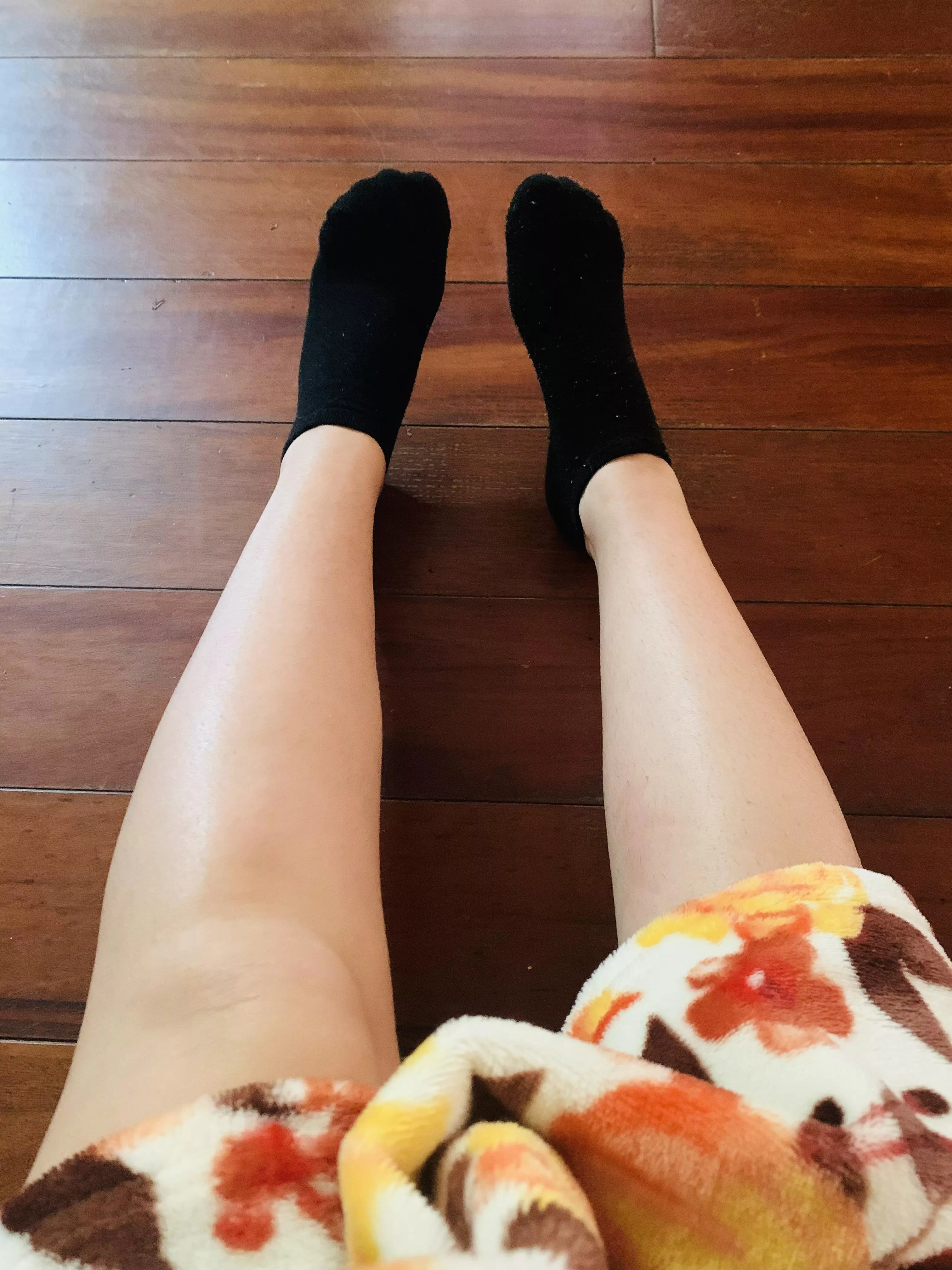 smelly socks for your big cock ;) posted by socksseller