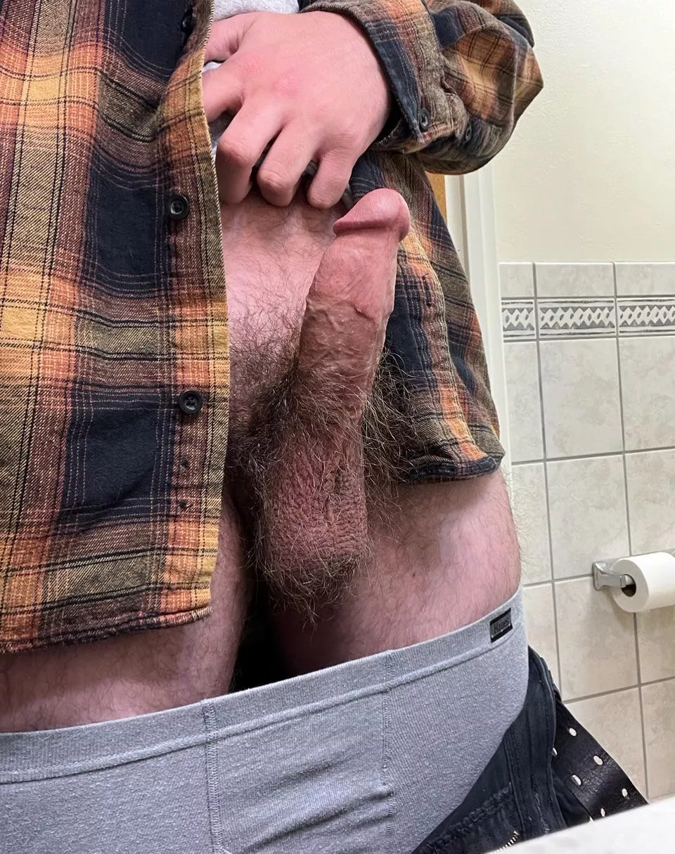 Suck me off in the hotel room?👄 posted by farmer62