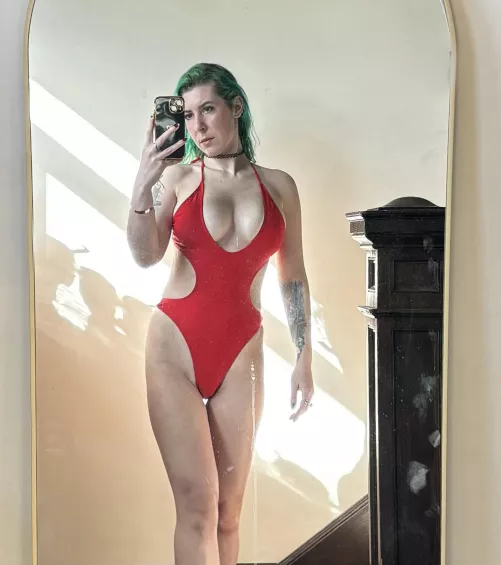 Swimsuit selfie by sirenskiss3