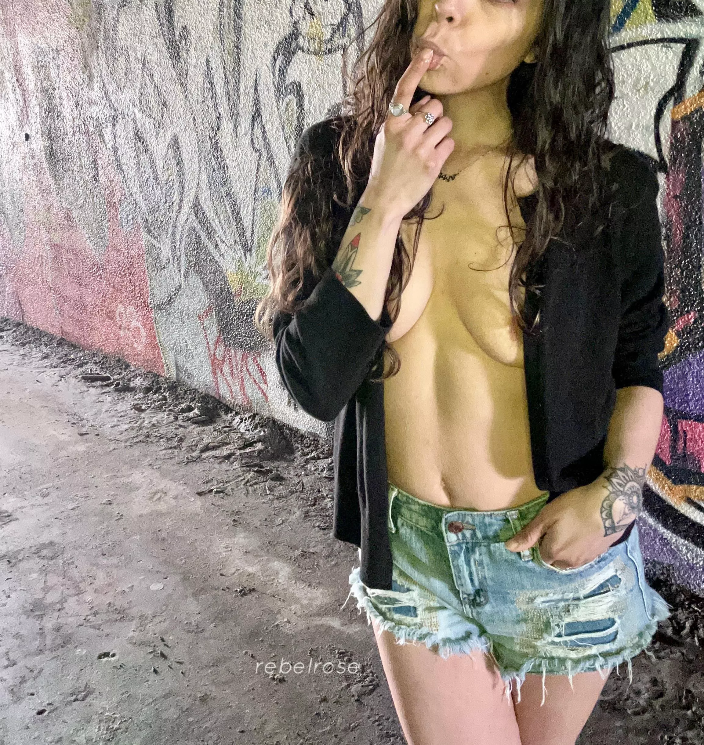 Tasty chick  posted by xxroserebel