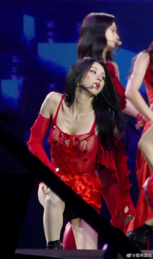 TWICE - Chaeyoung by shewenttothebeach