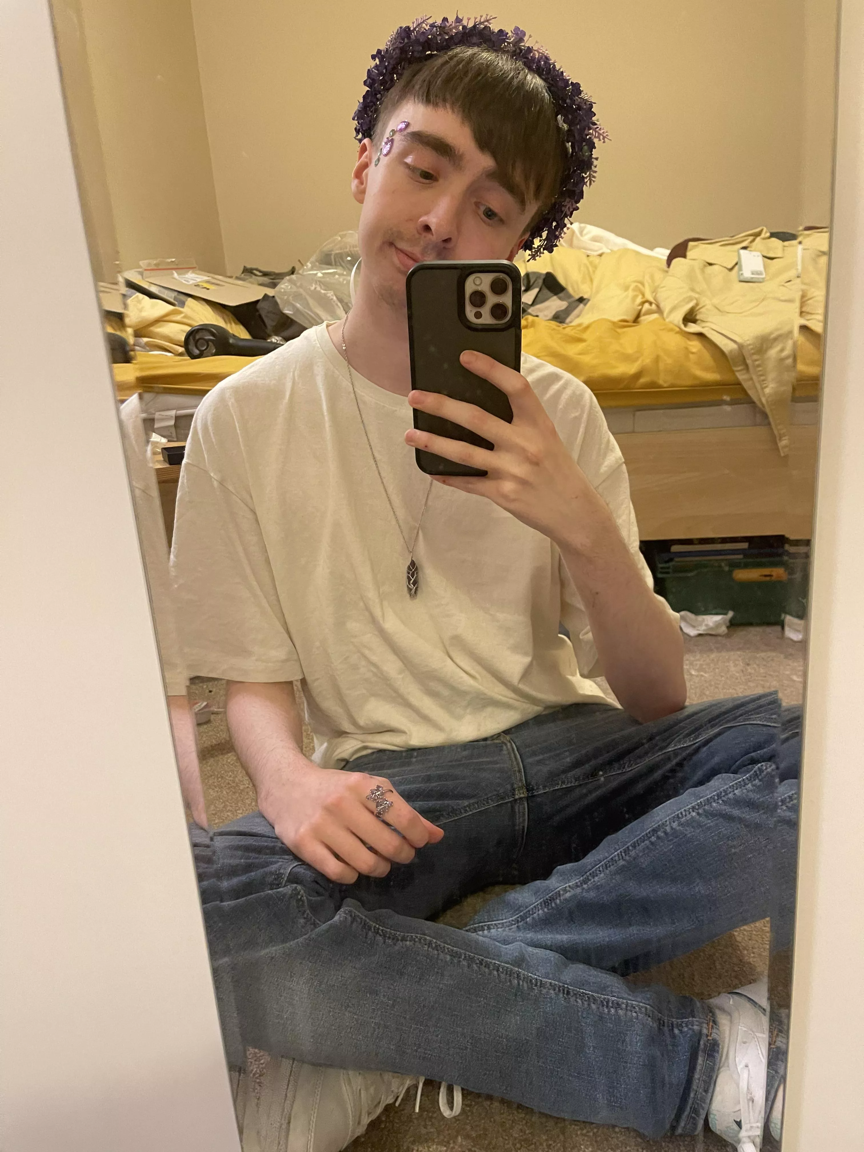 valorant/cs comp gamers ? :3 posted by cewealx