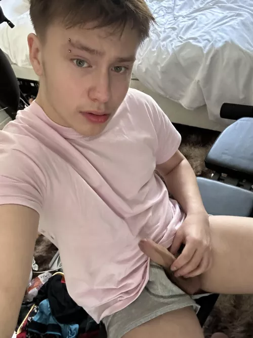 Wana be my workout partner? by Favoriteteenboy