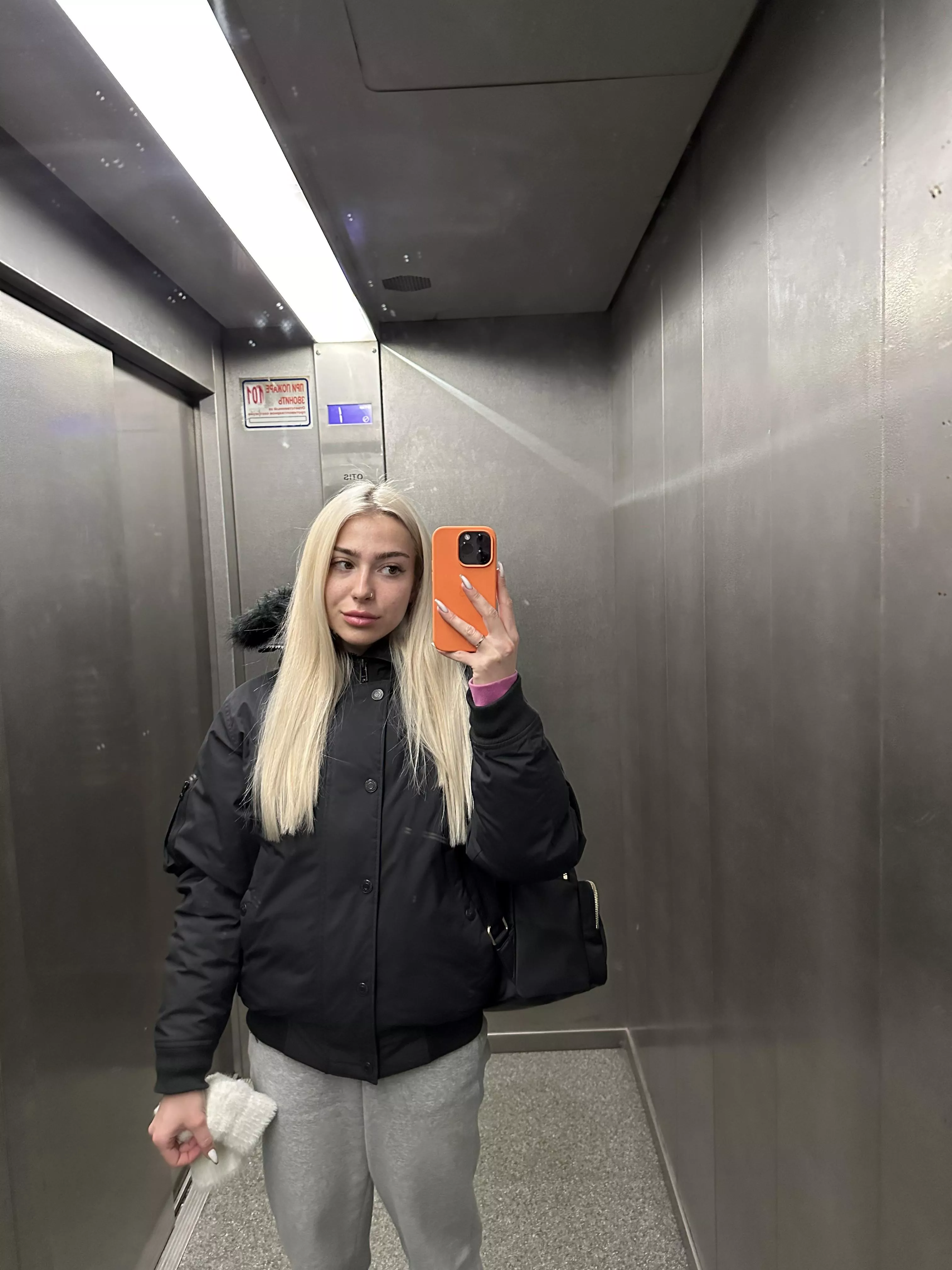 Wanna get naughty with a slutty girl daddy... posted by kindias2020