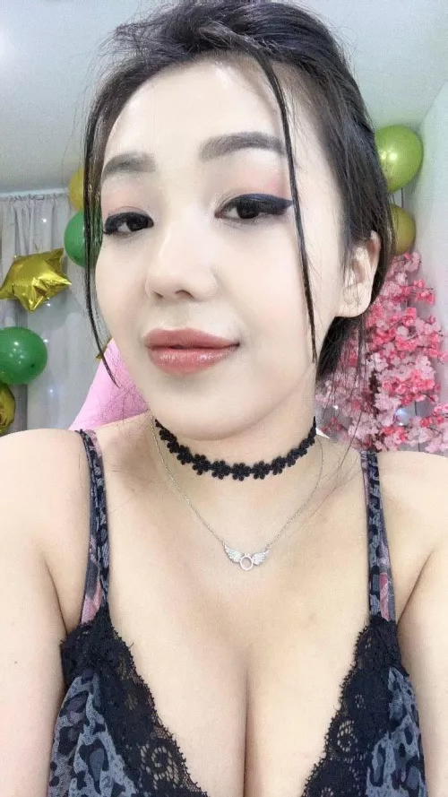 We came to your house, now give me commands, I’m obedient. by PrettyHotAmazing