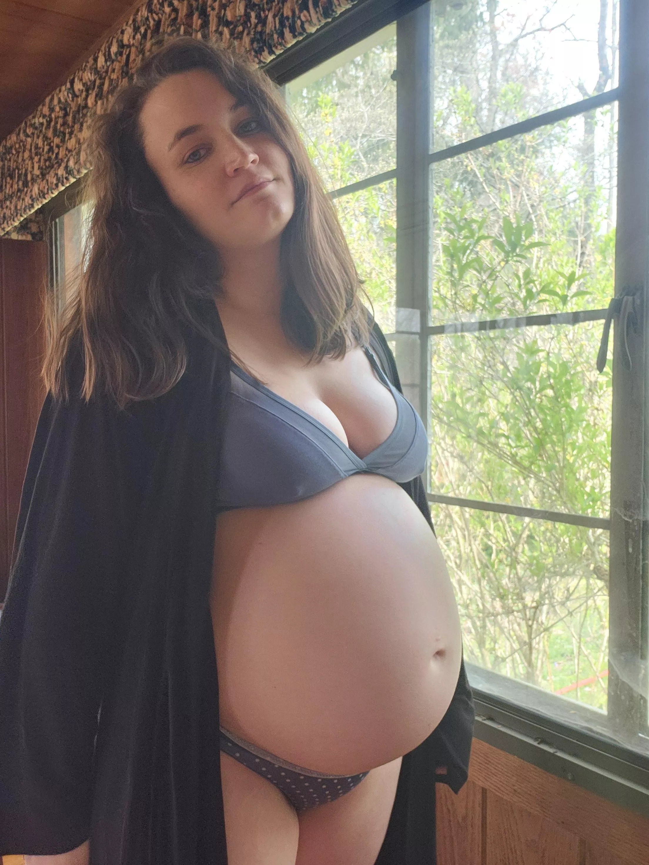 Would you take care of a preggo girl like me? ✨️  posted by PrincessCassidyRain