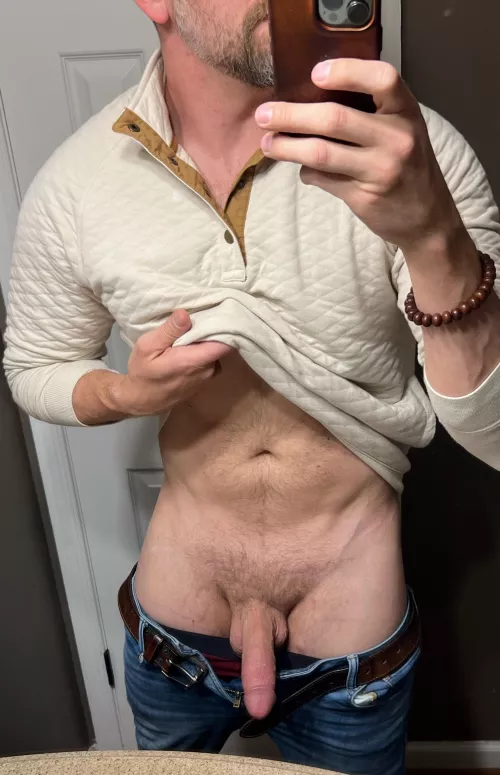 [37] TGIF… daddy needs a naughty distraction! by mister_neighbor703