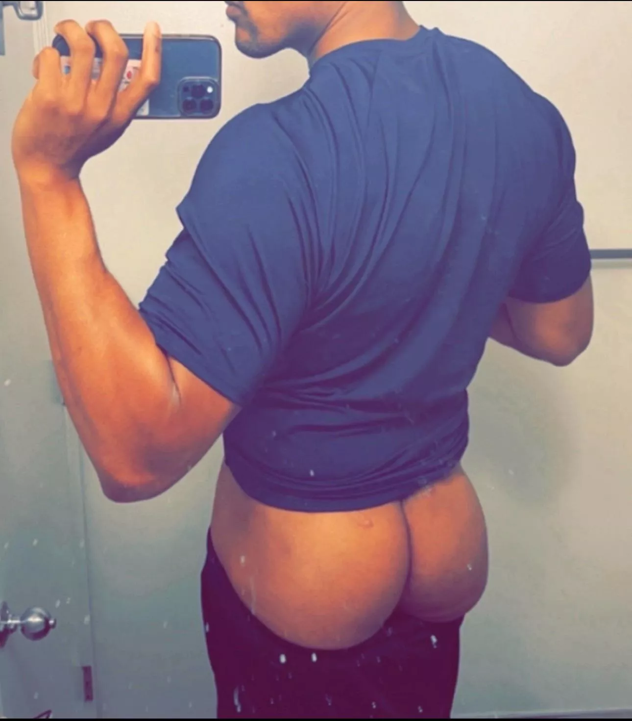 6ft6 masc bottom  posted by ayesnomaybe