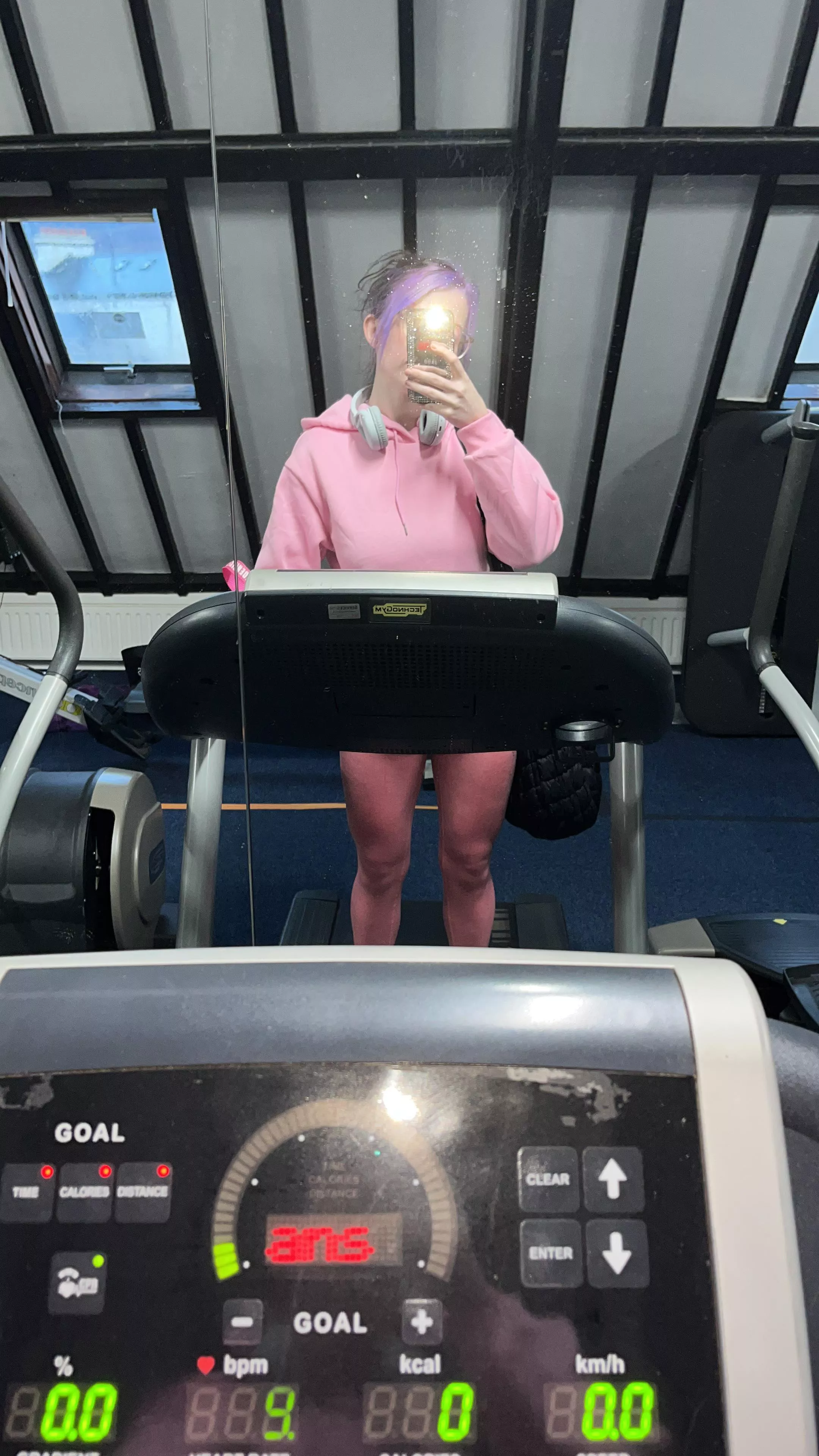 About to warm up…. You coming to workout with me?  posted by Clarabella_Leo