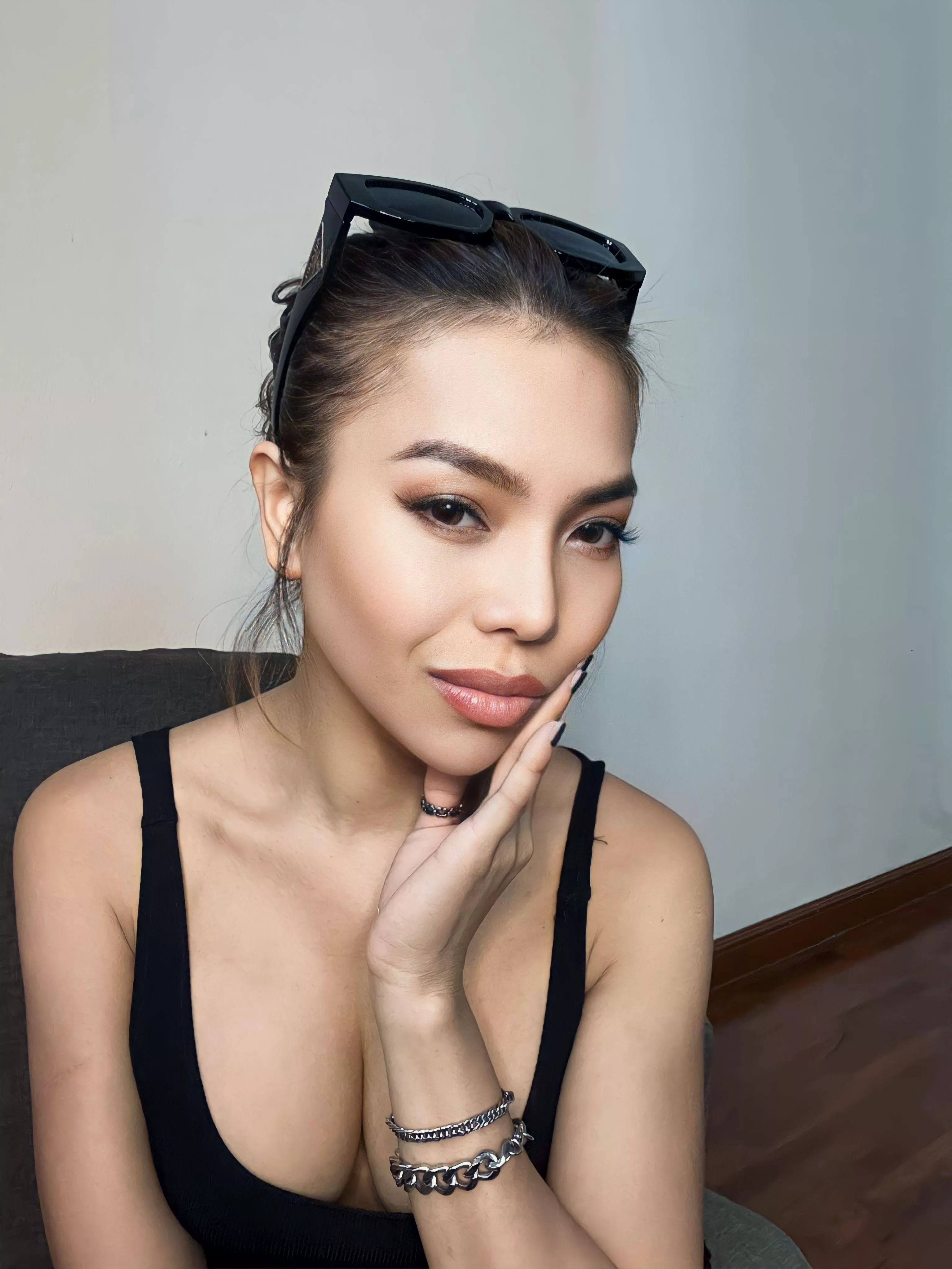 Any guys here into petite innocent Asian girls ? posted by essanirvana