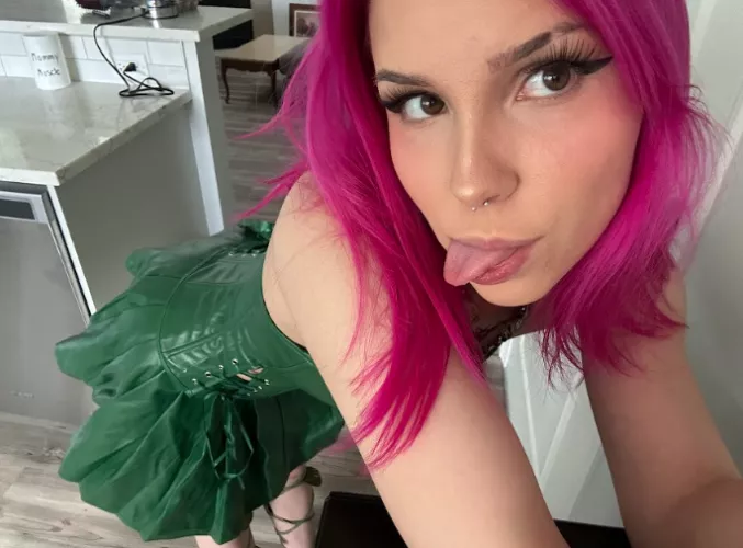 are we fucking on the first date or you think you would be able to handle me? 18F by PrettyRule4