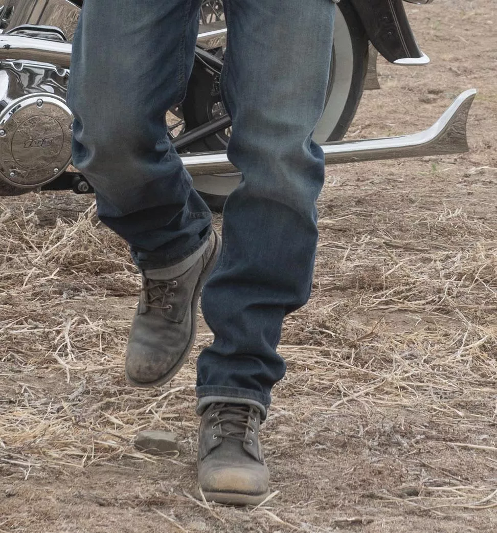 Can anyone help me identify these boots? posted by BANDARRAAAA