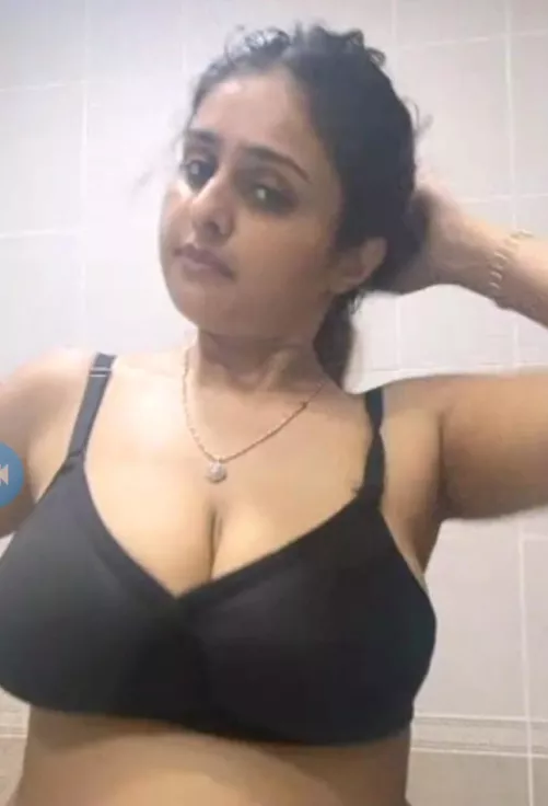 Check and comment on my pure Desi boobs shape and size...might delete or post braless pic depending on ur comments by pakitits