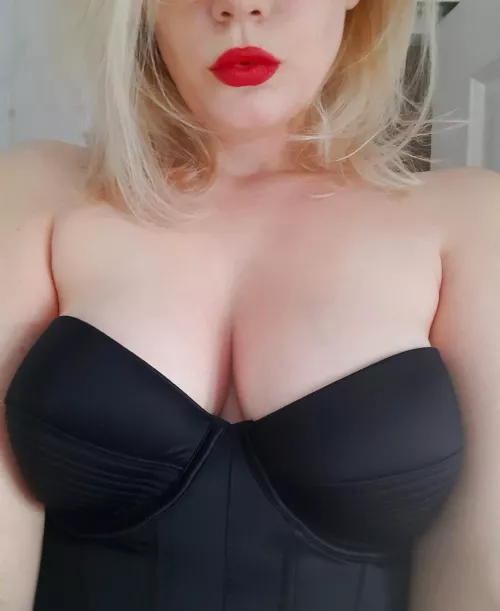 Corset [F]riday  by leatherstilettos