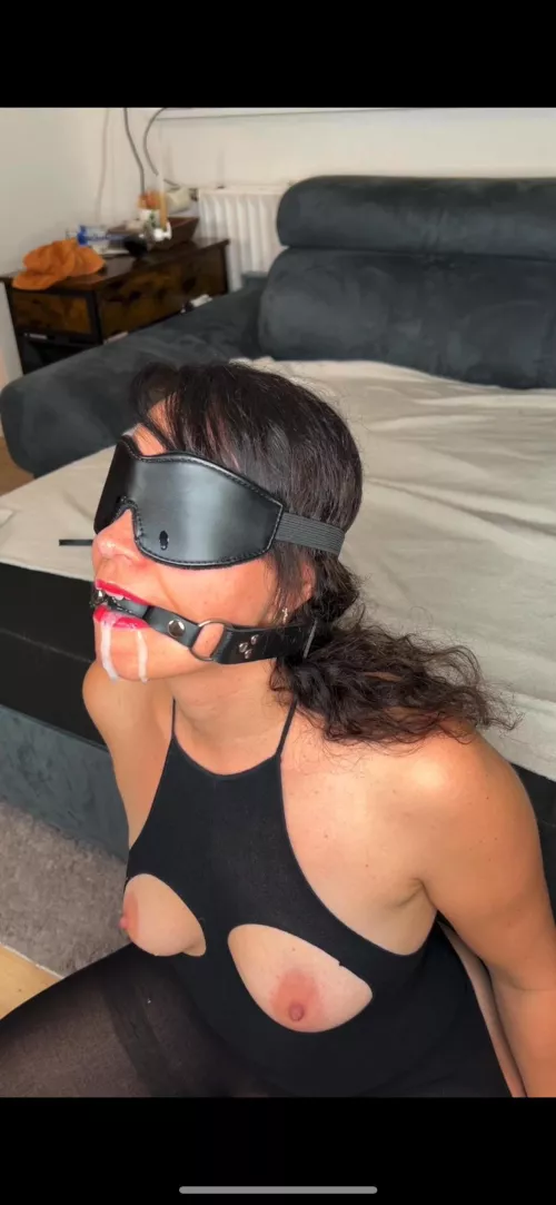 Cum on my face. 37yo mom of three by kinkywifey86