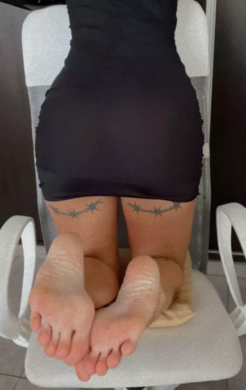 deserve to be constantly worshipped by xxdemoniaxx