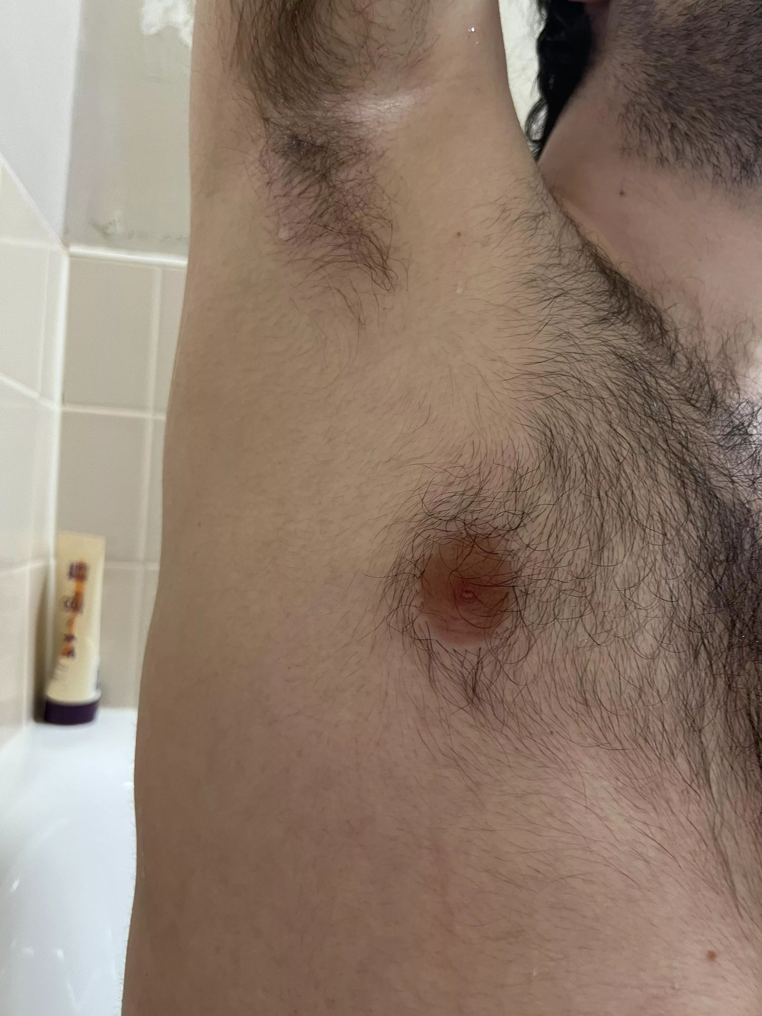 Do you like to lick and sniff??💪🏼💦 Dms open😈 posted by HungYoungAlpha-