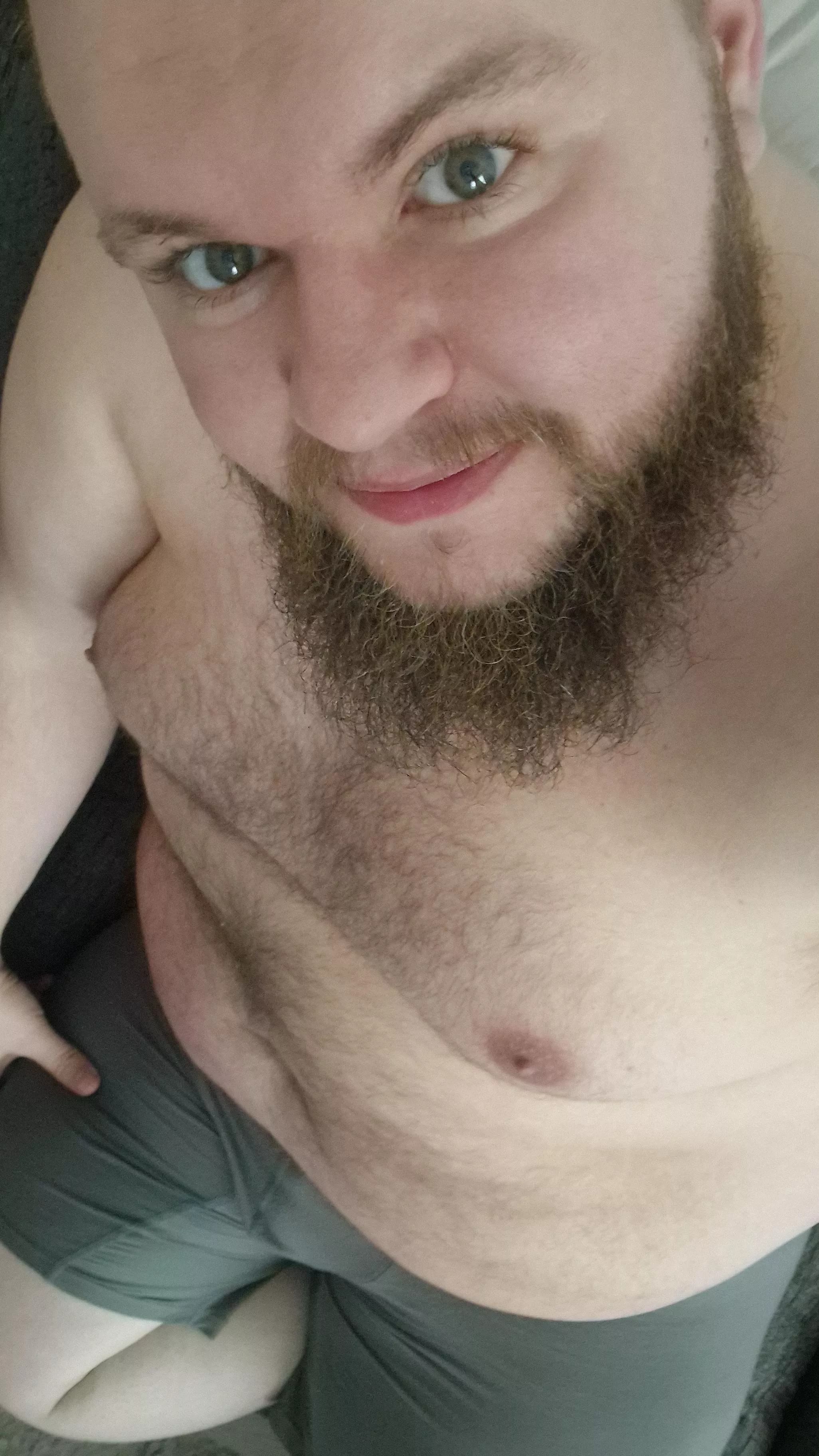 Easter weekend off work! 34m Scotland,  posted by hugs_and_chrises