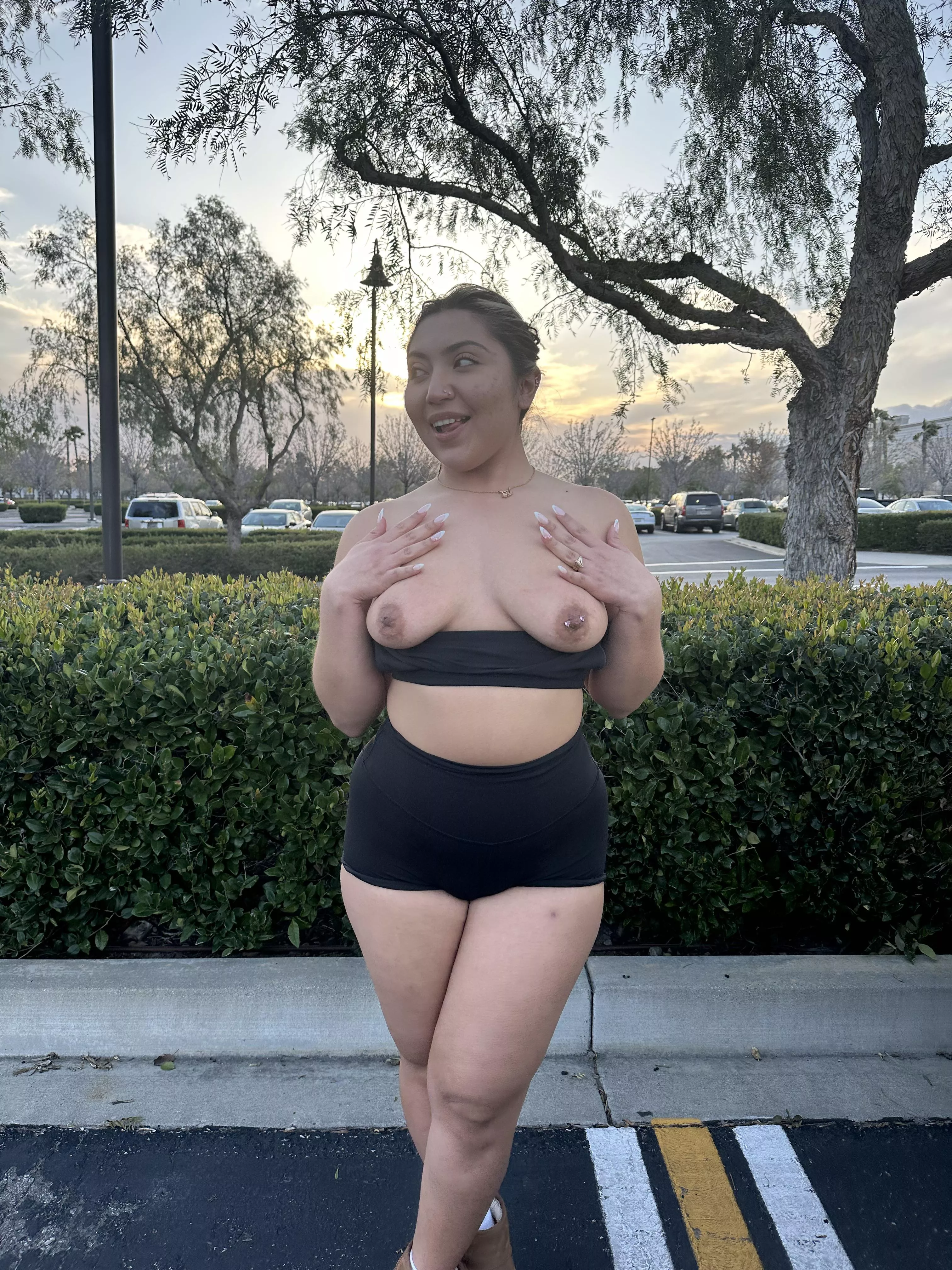 Flaunting all the time  posted by 420lexisexi