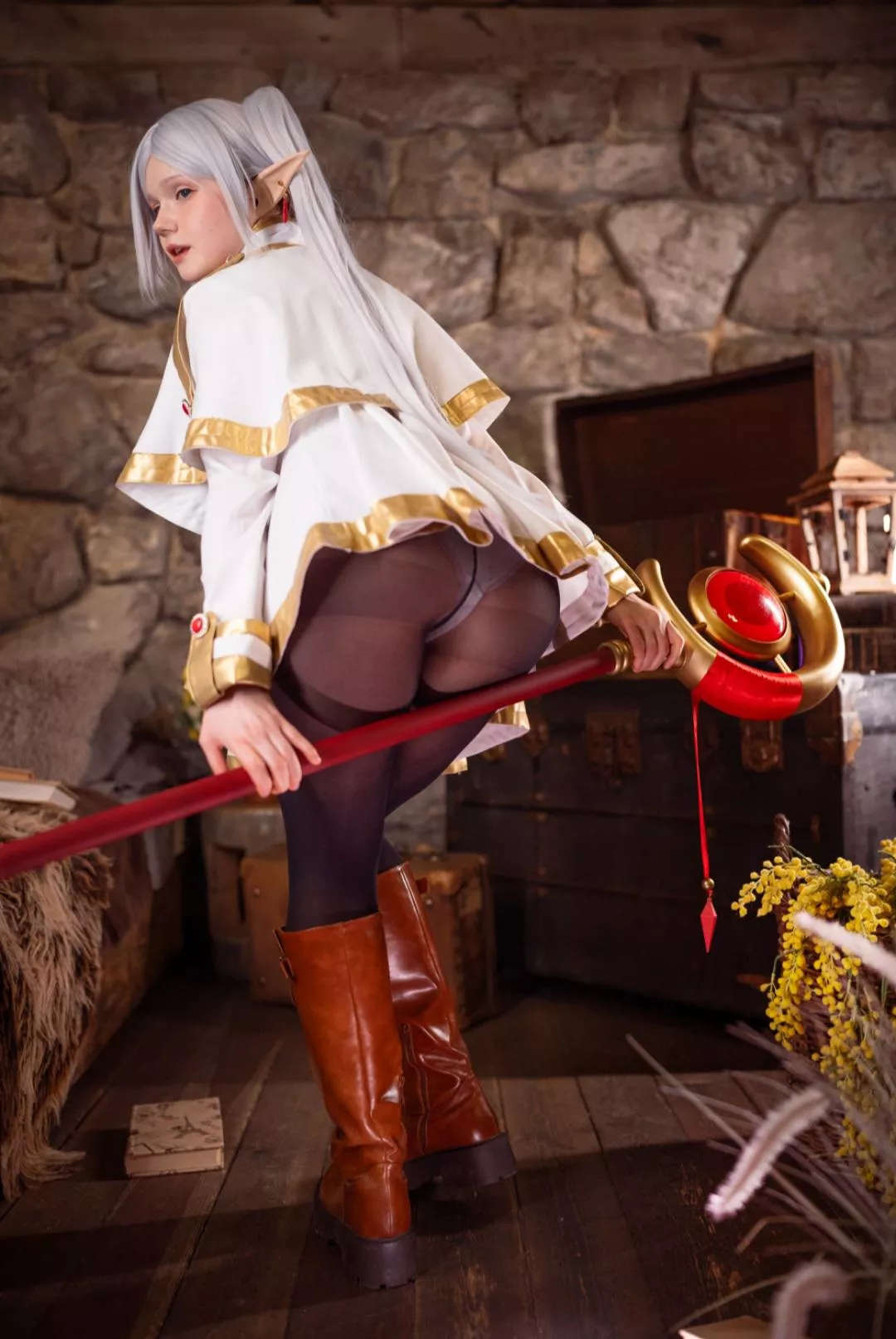 Frieren cosplay by Neyrodesu  posted by Neyrodesu