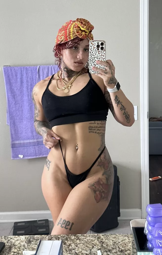 I can make you tap out in seconds posted by Alexia_Richard