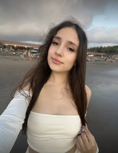 I need someone to be with me on this beach :(( by BudgetCut114