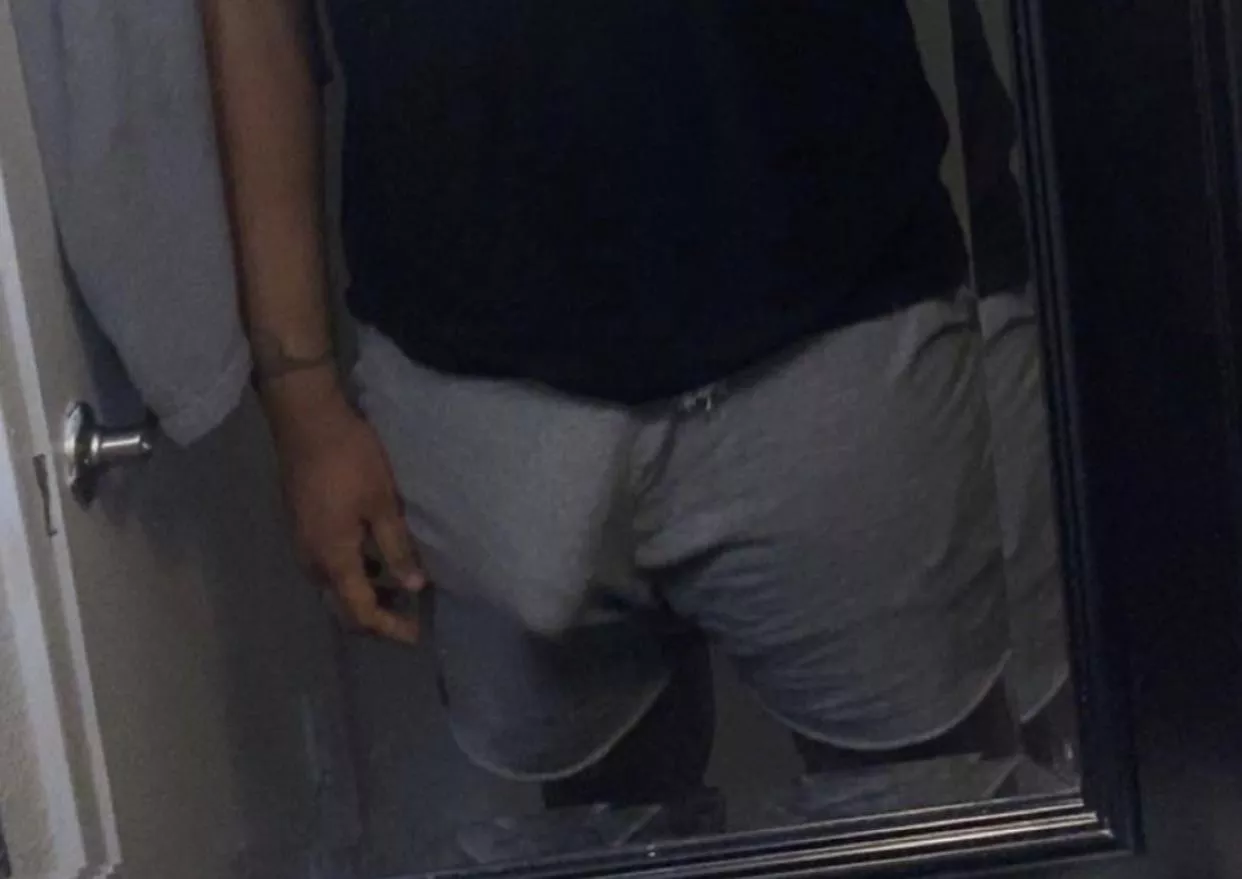 I should really put some underwear on 😭 posted by Masterdebatorz90210