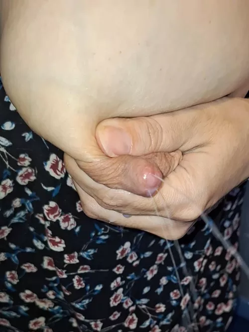 It would be better to spray milk in your mouth  by Sol_leite03