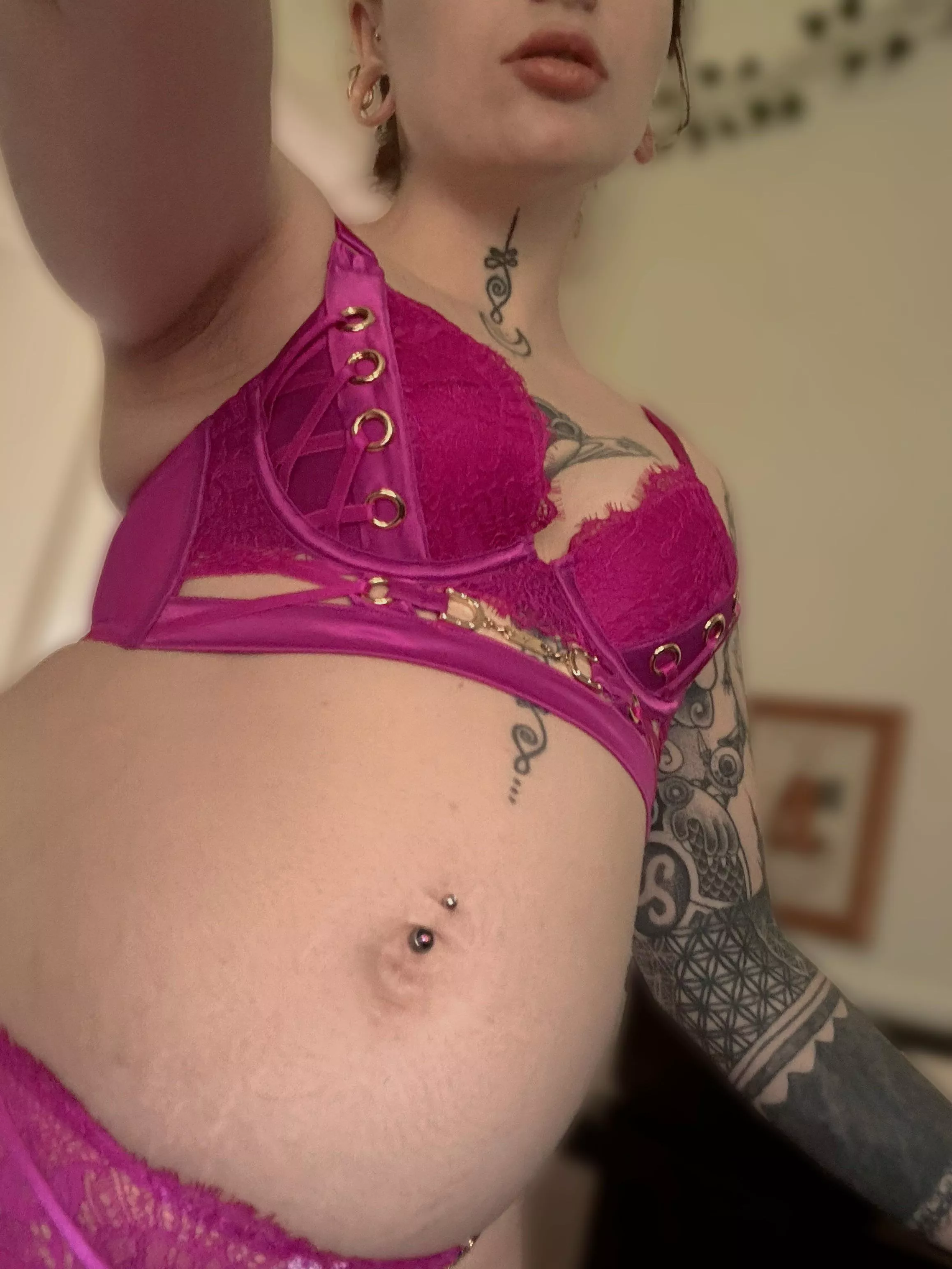 Just showing off my little belly and new lingerie 🥰 posted by mikipixie