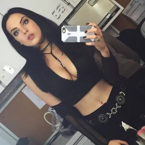 Liz Gillies by Kevin_-_Finnerty