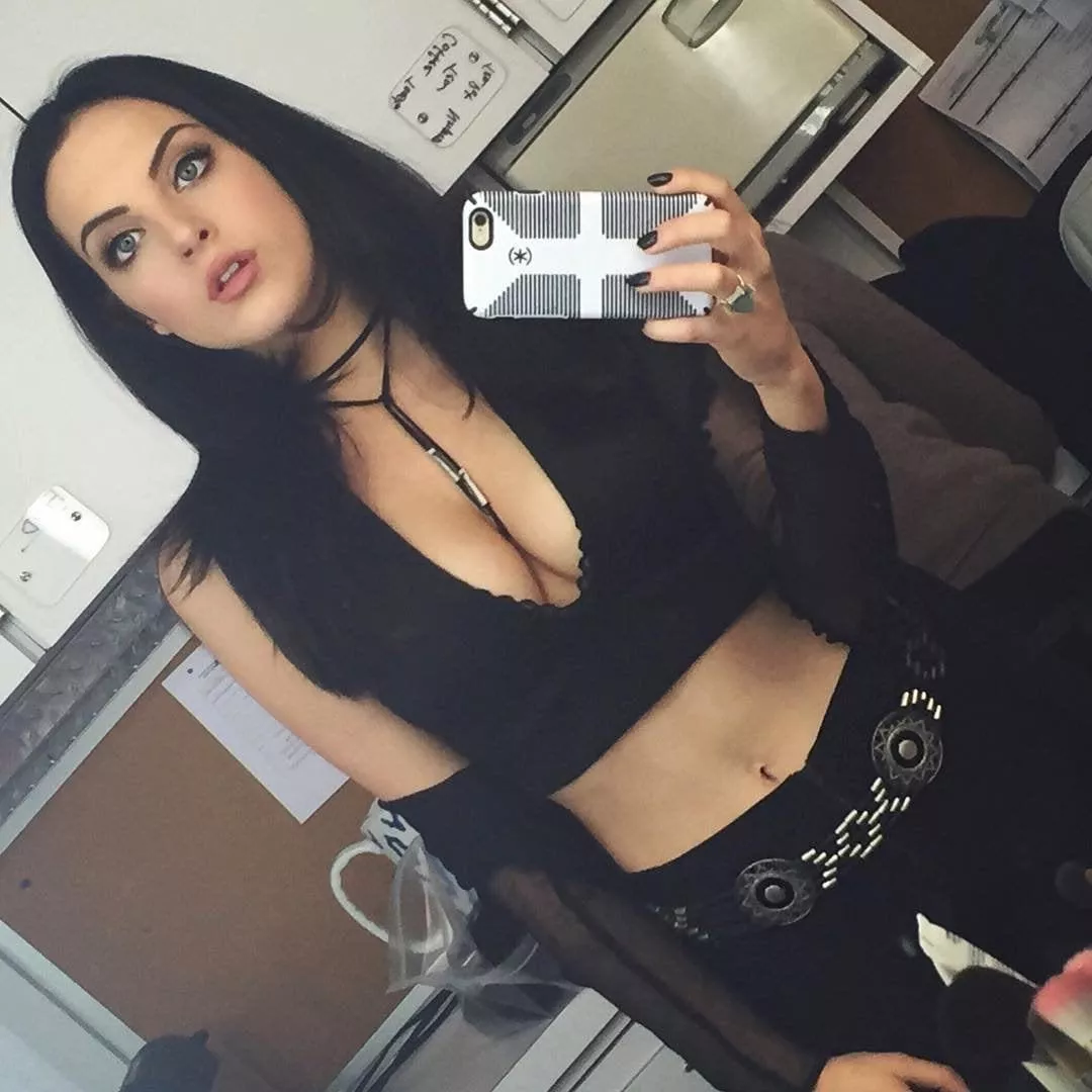 Liz Gillies posted by Kevin_-_Finnerty