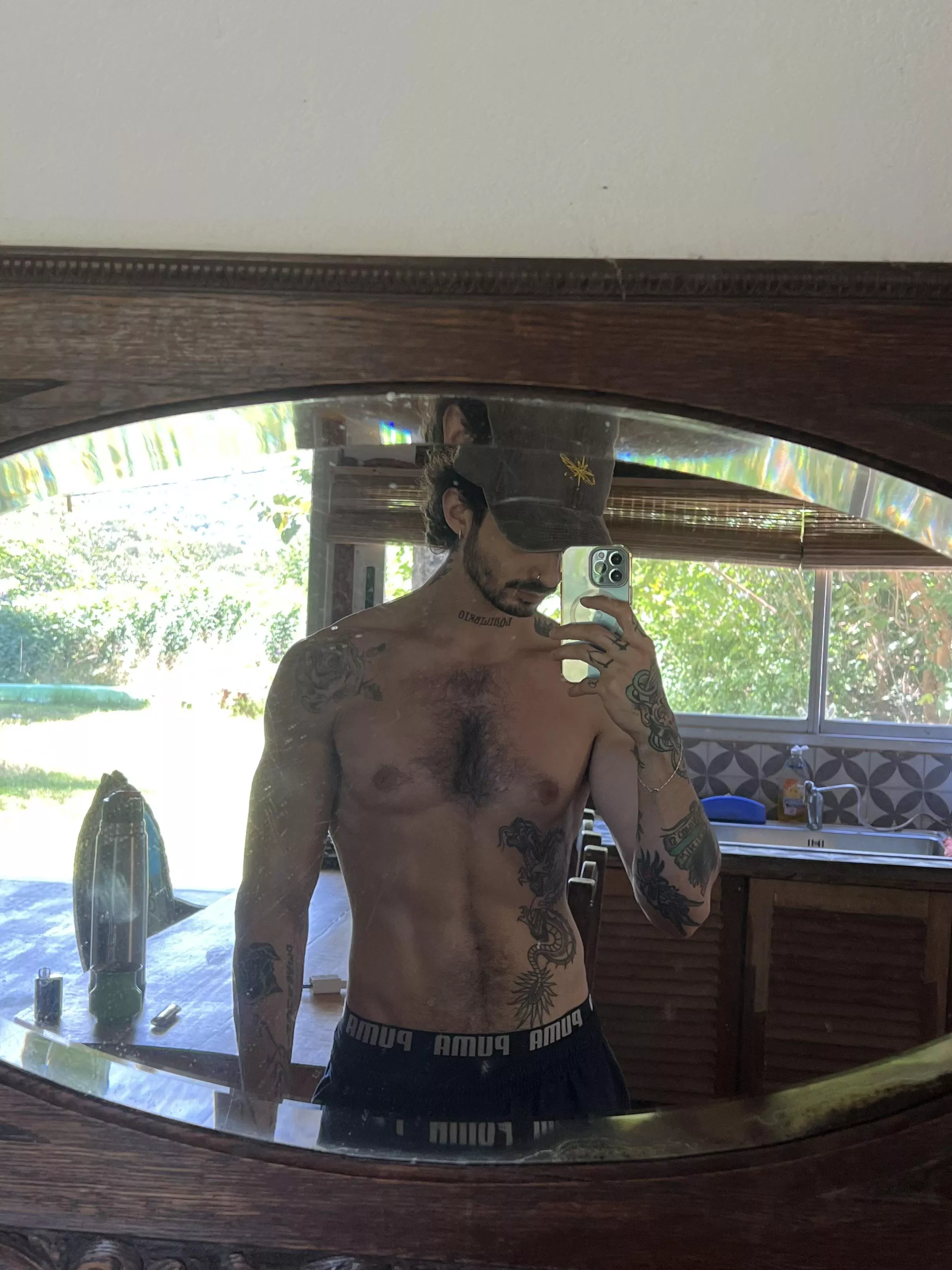 Looking for ppl to send my nudes posted by fffffrancis