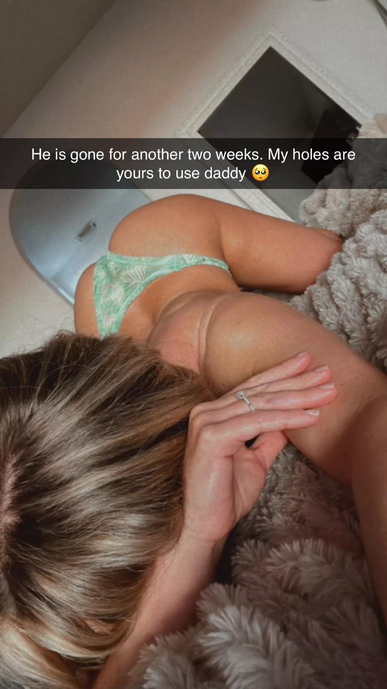 My husband is out of town again, took me about 30 minutes to send this snap to a friend  posted by Aintshesomthin