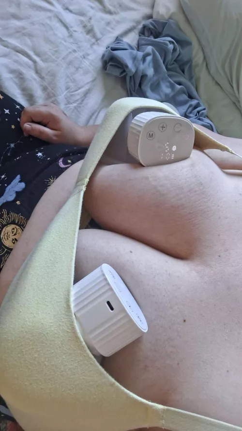 Need your mouth to replace one of my pumps by Obedient_Hucow