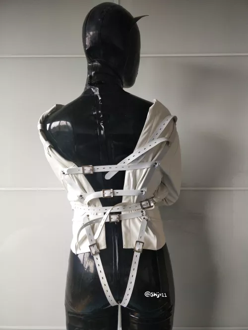 [OC] almost breaking free 💜 by Shijuuichi