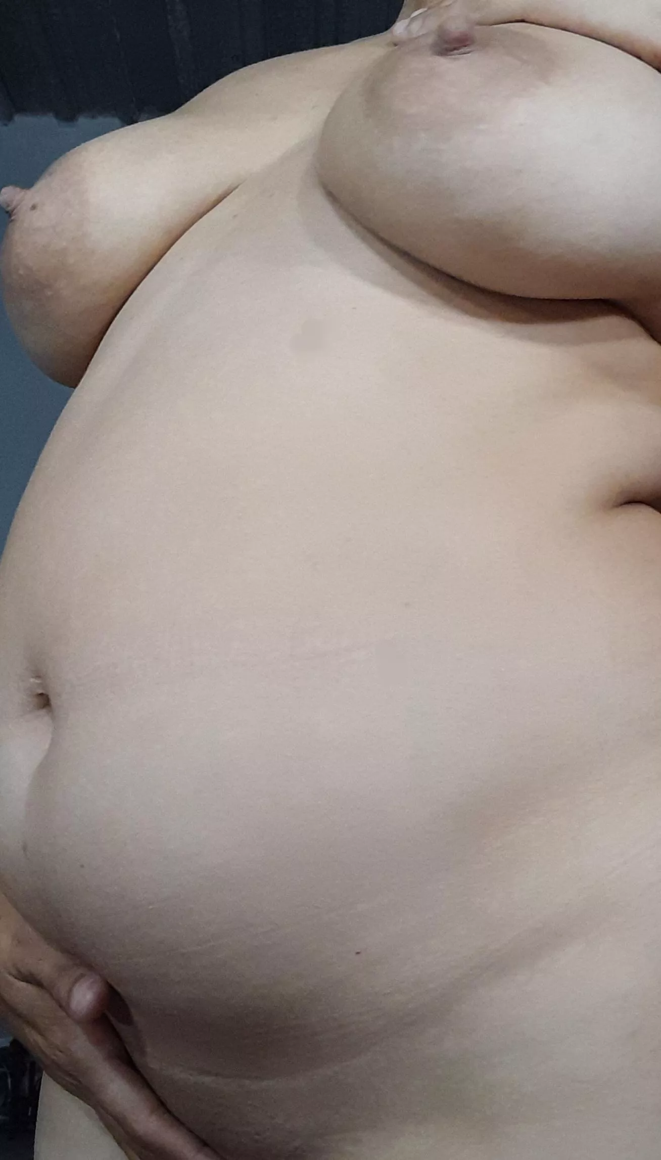 pregnant mom 🤰 baby on board  posted by Relevant-Yenire