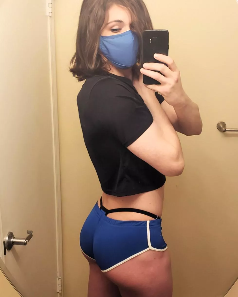 Too small? I think they fit just right posted by Platinum305