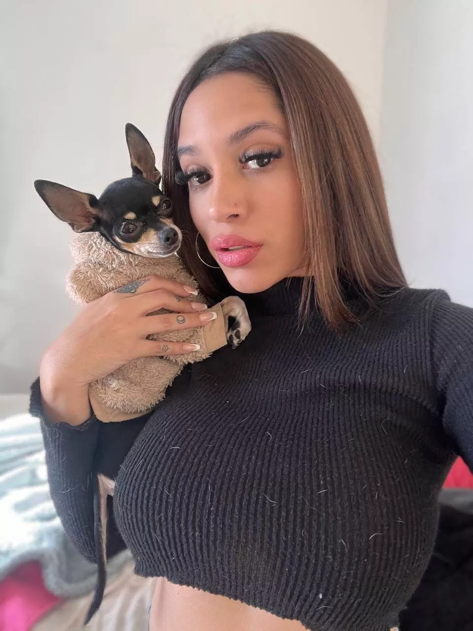 trying to hide under fur 🐾 posted by PaulaFlores