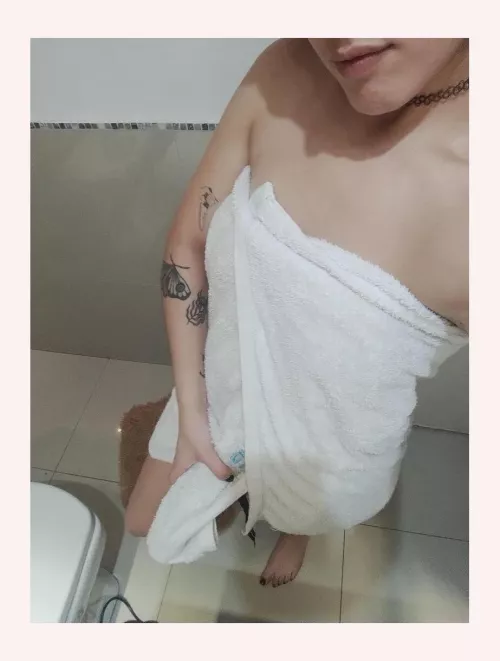 Wamt to see what's under my towel? by Specialist_Food5708